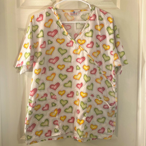 VINTAGE EXPO UNIFORM INC Cute Heart Uniform Scrub Top - Picture 3 of 8